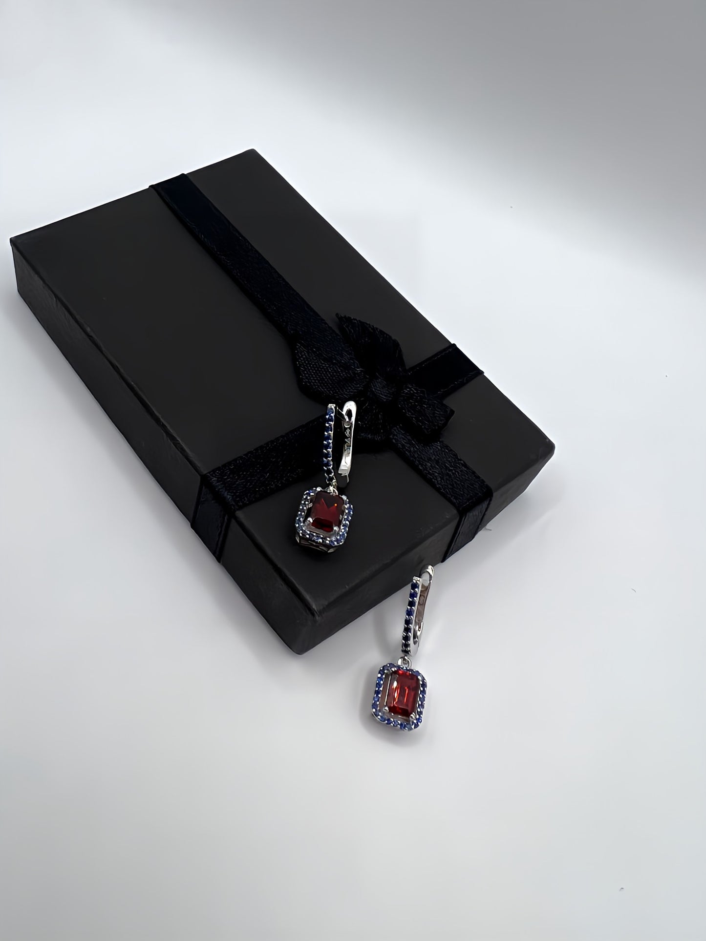 White Gold Earrings with Garnets